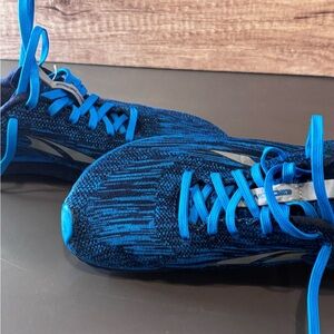 Women's Athletic Shoes in Blue